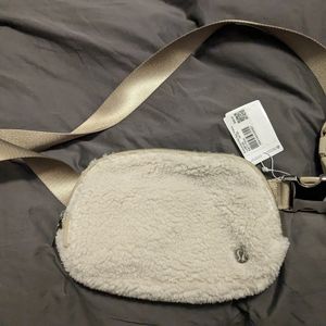Lululemon Fleece Everywhere Beltbag